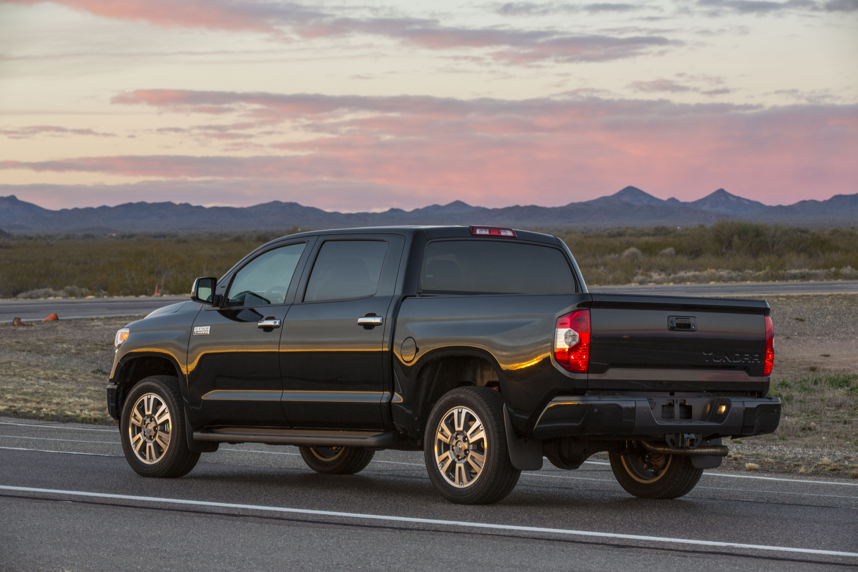 2016 Toyota Tundra Review | CARFAX Vehicle Research