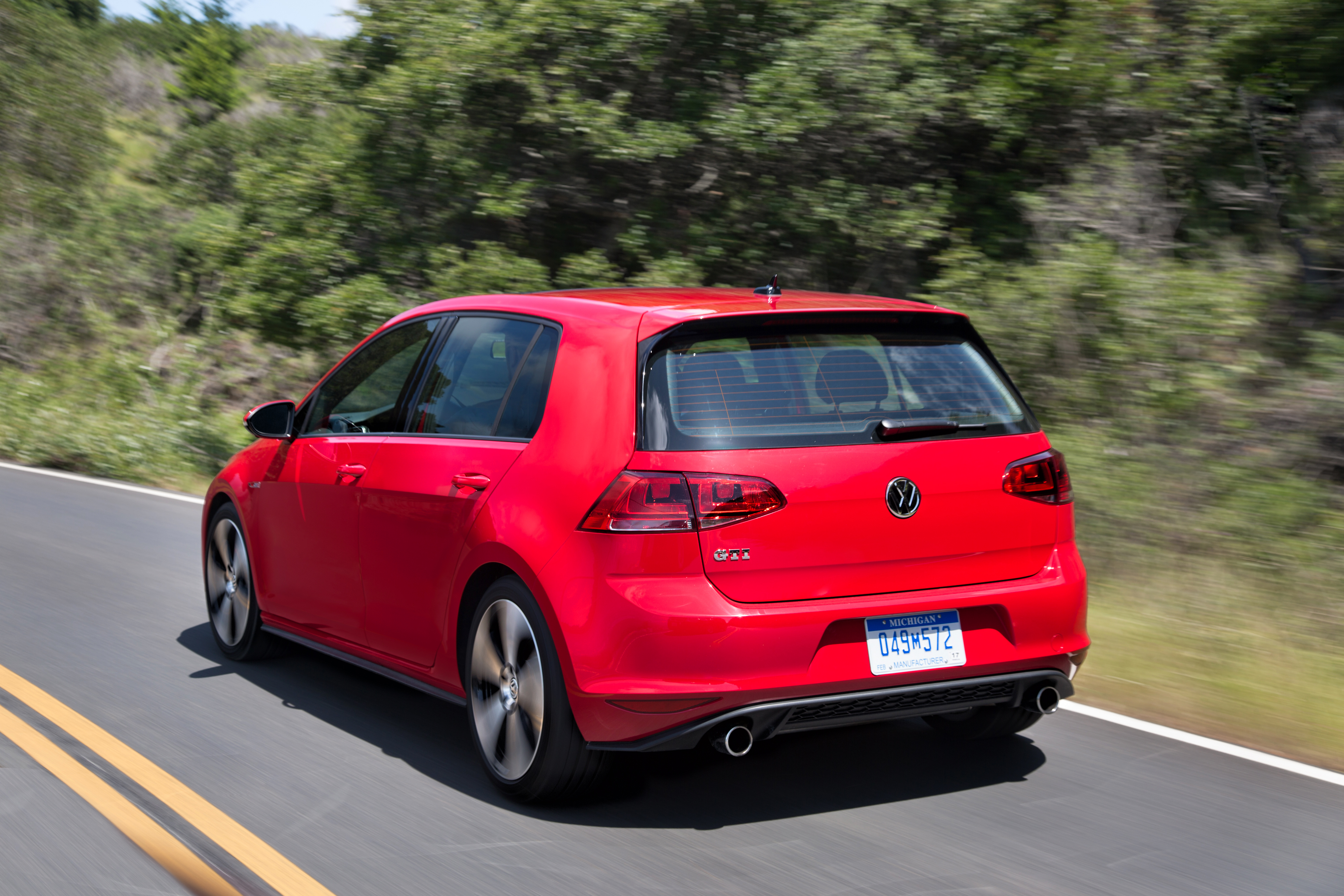 2016 Volkswagen Golf Review & Ratings