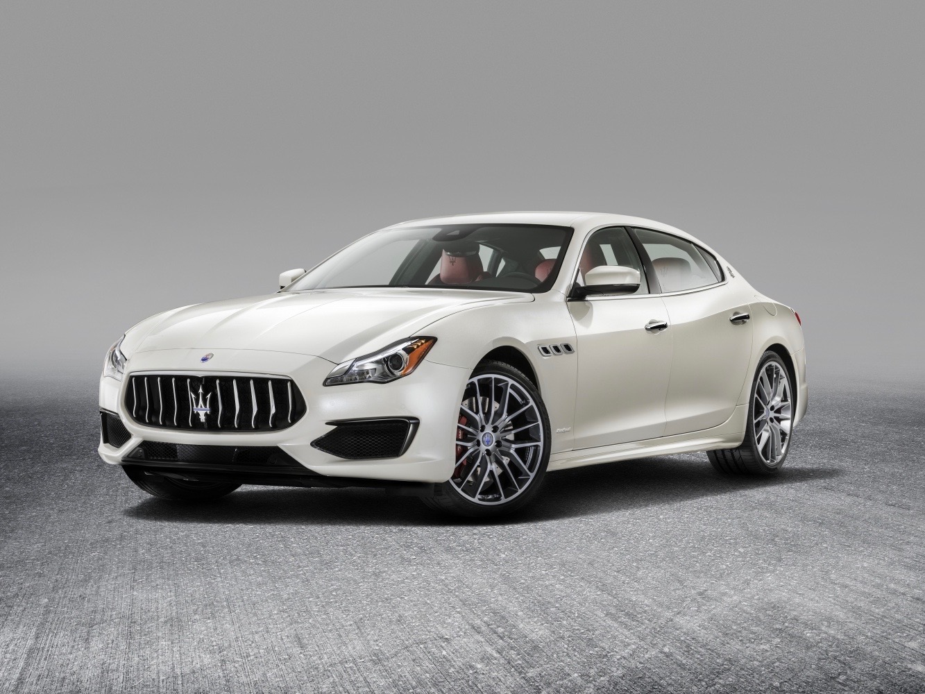402-407 1/43 マセラティ Quattroporte GTS KESS-MODEL KE43014085 Scale 1/43 | MASERATI QUATTROPORTE