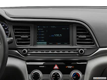 2019 Hyundai ELANTRA Closeup of radio head unit