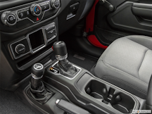 2020 Jeep Wrangler Gear shifter/center console