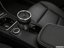 2020 Mercedes-Benz GLA Cup holder prop (primary)