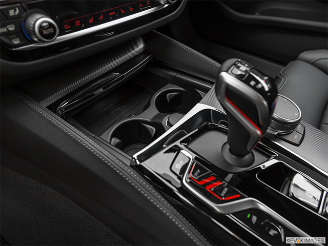 2021 BMW M5 Cup holders