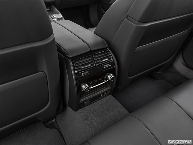 2021 BMW M5 Rear A/C controls