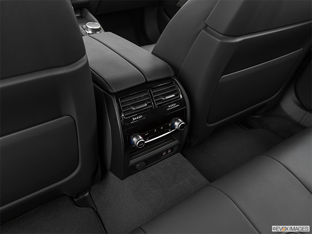 2021 BMW M5 Rear A/C controls