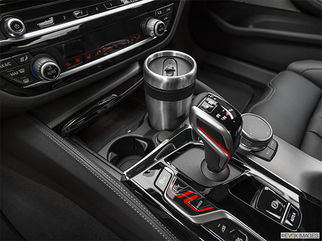 2021 BMW M5 Cup holder prop (primary)