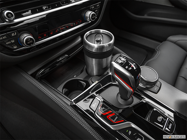 2021 BMW M5 Cup holder prop (primary)