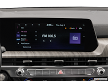 2025 Kia Telluride Closeup of radio head unit